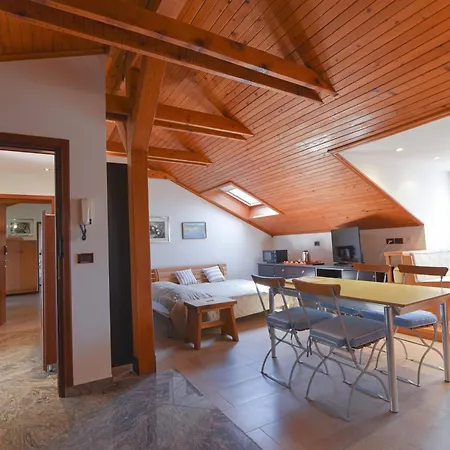 Vosilla Apartment *